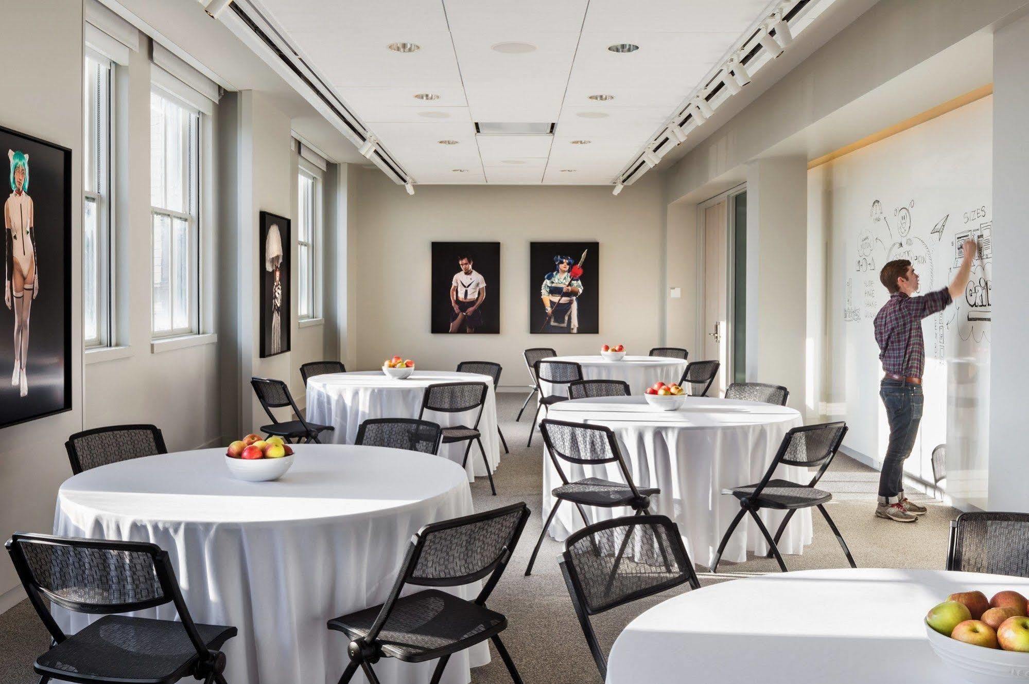 21C Museum Hotel Durham Bagian luar foto